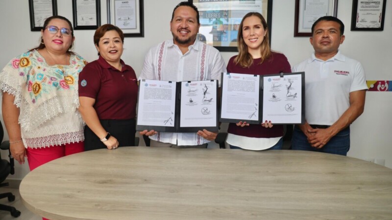 Ayuntamiento de Isla Mujeres firma convenio con el Teqroo para fortalecer la cultura democrática