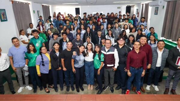 Prioriza Ana Paty Peralta atención integral de jóvenes en Cancún