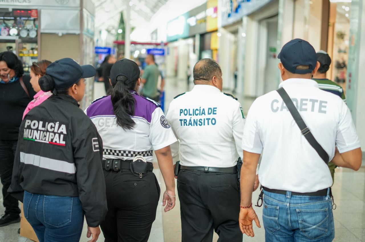 Policía de Cancún implementa operativo 'Buen Fin 2025' para fortalecer la seguridad en centros comerciales; Del 13 al 17 de noviembre, se desplegarán elementos pie-tierra.