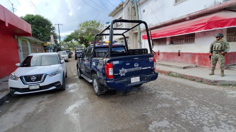 Detienen en Bonfil  a tres sujetos armados en un vehículo robado
