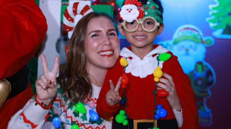 Atenea Gómez Ricalde encabeza el Gran Encendido Navideño en Isla Mujeres