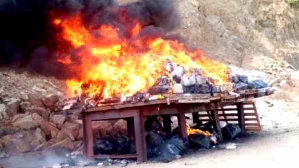 Marina incinera casi cinco toneladas de cocaína en Acapulco