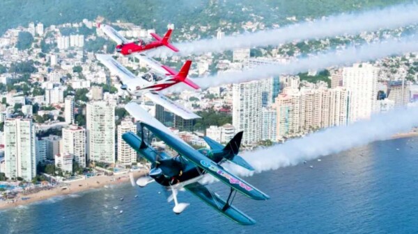 Regresa el Air Show 2025 y atrae a miles en las playas de Acapulco