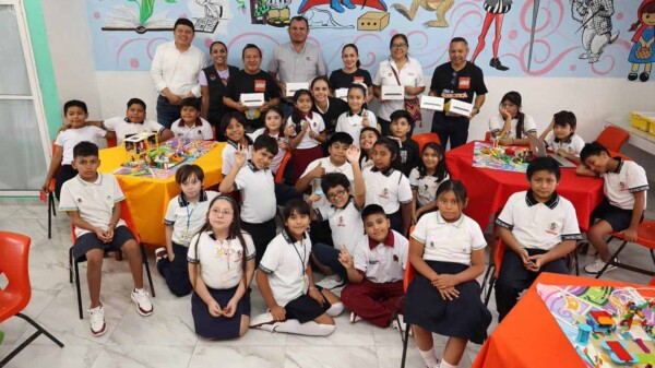 Continúa Ana Paty Peralta con programa "Pasos Para la Transformación"