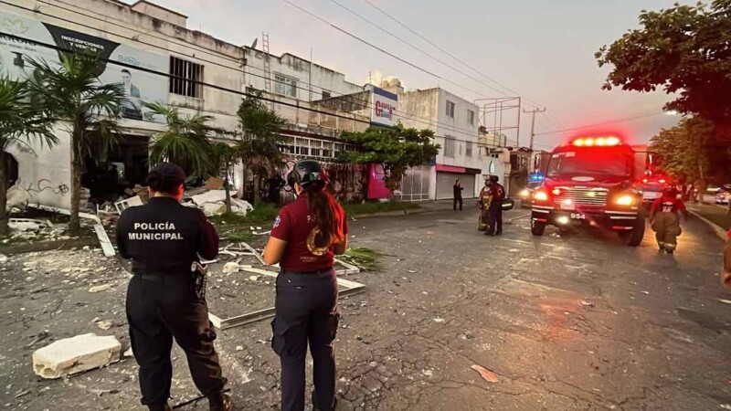 Atienden bomberos y protección civil explosión en la SM 51