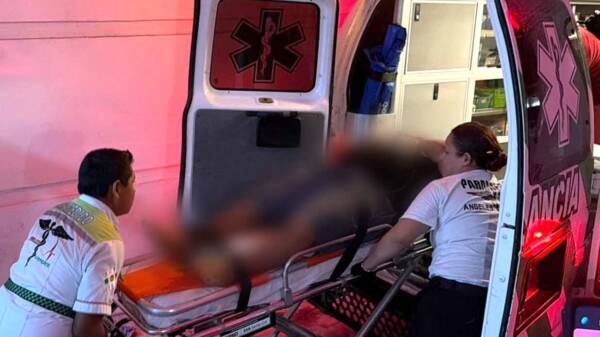 Lesionan a balazos a dos personas en fraccionamiento de Cancún