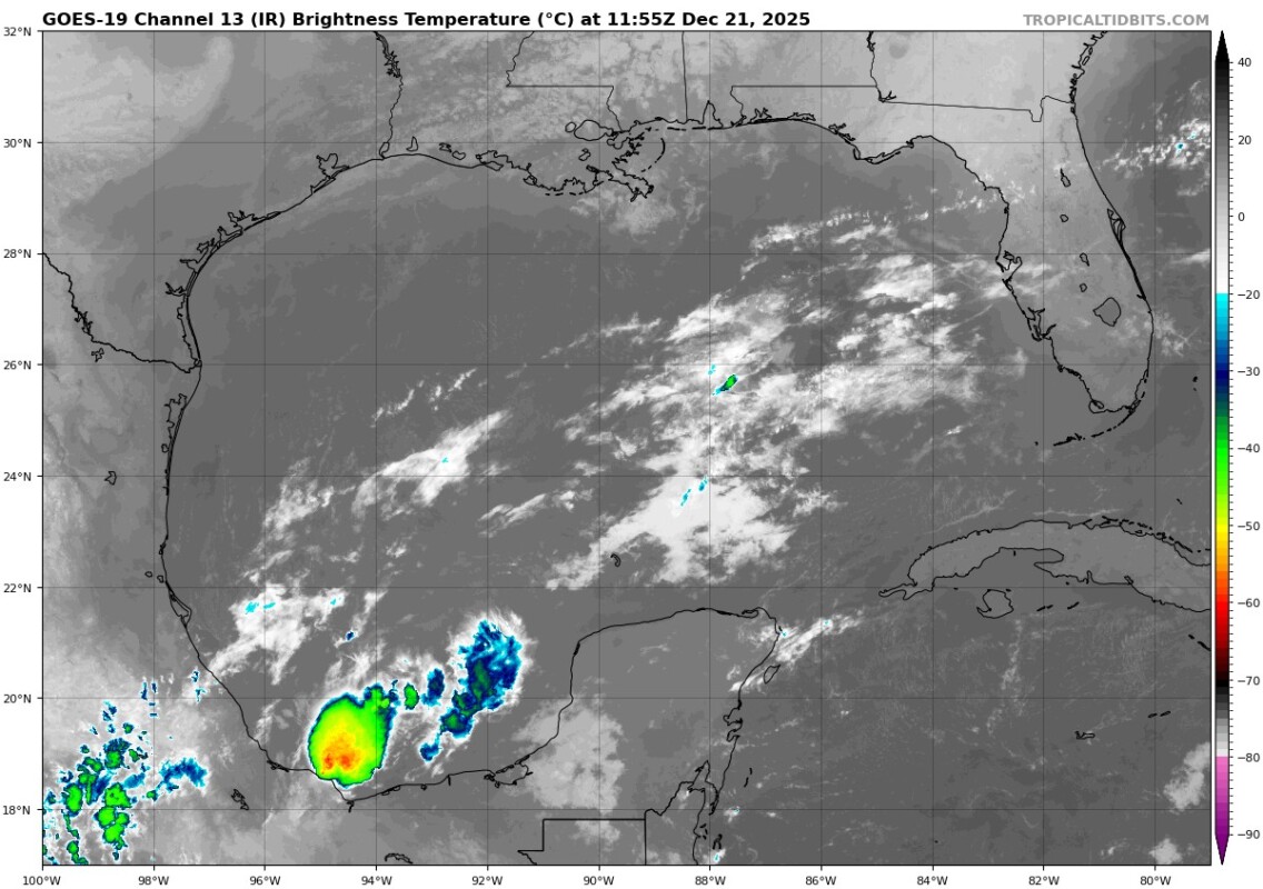 Pronóstico del clima en Quintana Roo para hoy domingo 21 de diciembre 2025; cielo medio nublado con lluvias puntuales en Campeche, Yucatán y Quintana Roo,