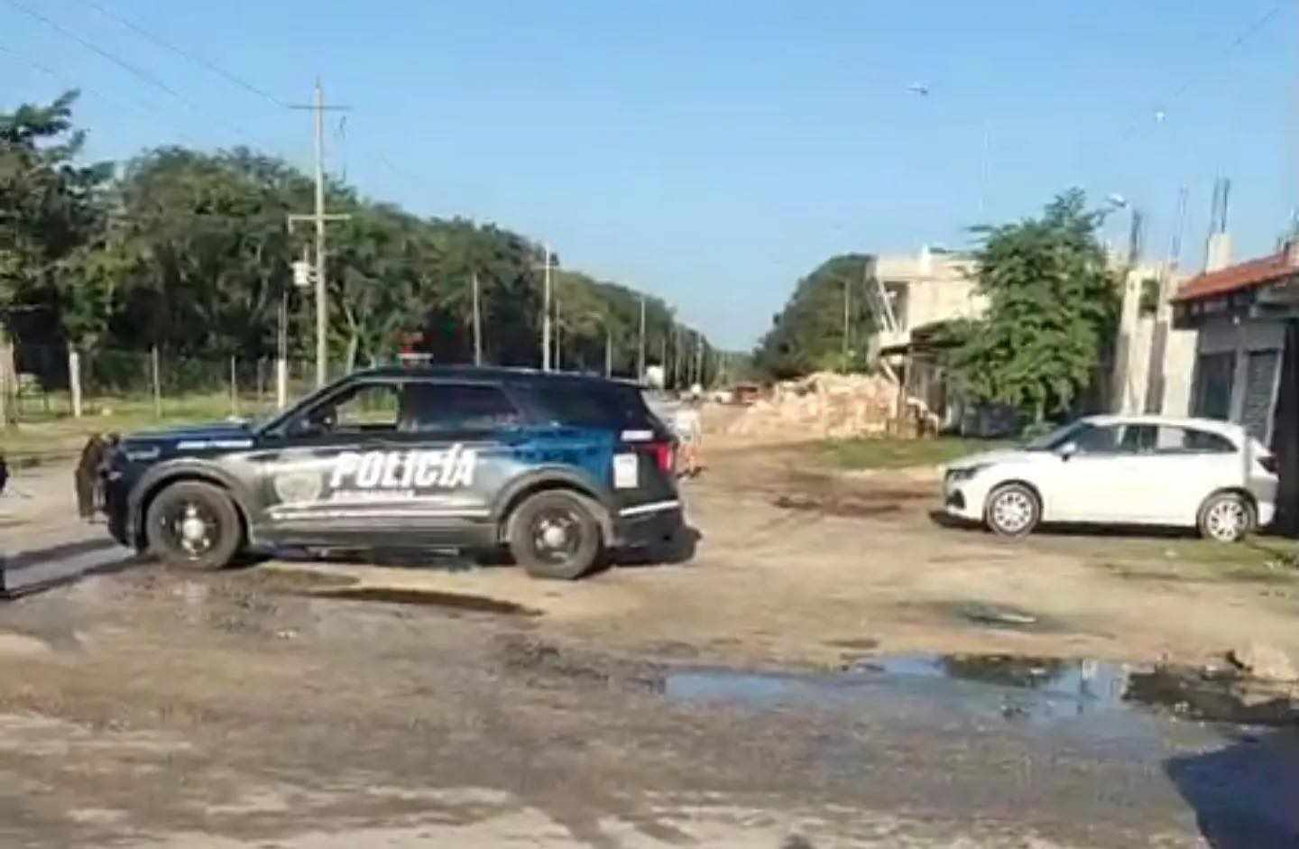 Asesinan a esposa e hijo de líder criminal afuera de la cárcel de Playa del Carmen; los hechos sucedieron esta mañana en plena visita familiar.