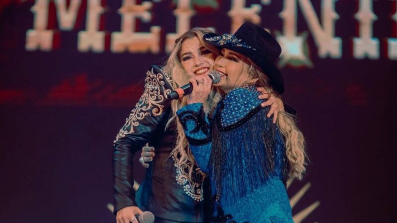 Alicia Villarreal responde a Melanie Carmona y pide mantener el conflicto familiar en privado