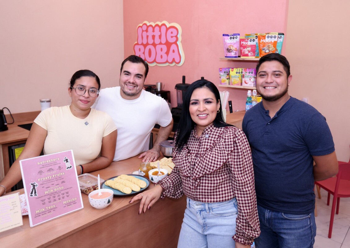 La Presidenta Municipal de Puerto Morelos inaugura una cafetería y llama a respaldar a los jóvenes que incursionan en el comercio y los negocios