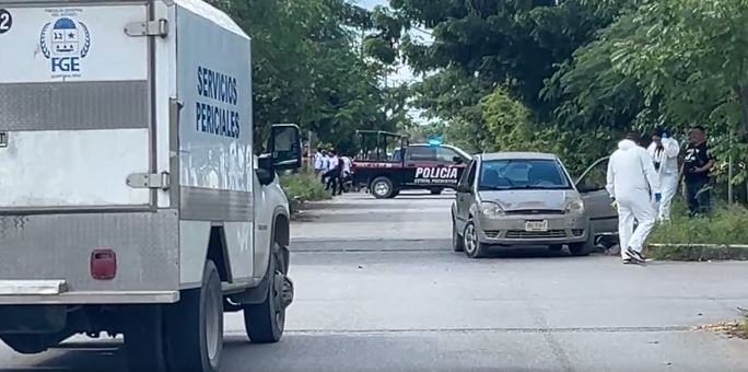 Ejecutan a un hombre en el fraccionamiento Los Héroes en Cancún; un solitario sicario lo interceptó cuando pasaba por un tope.