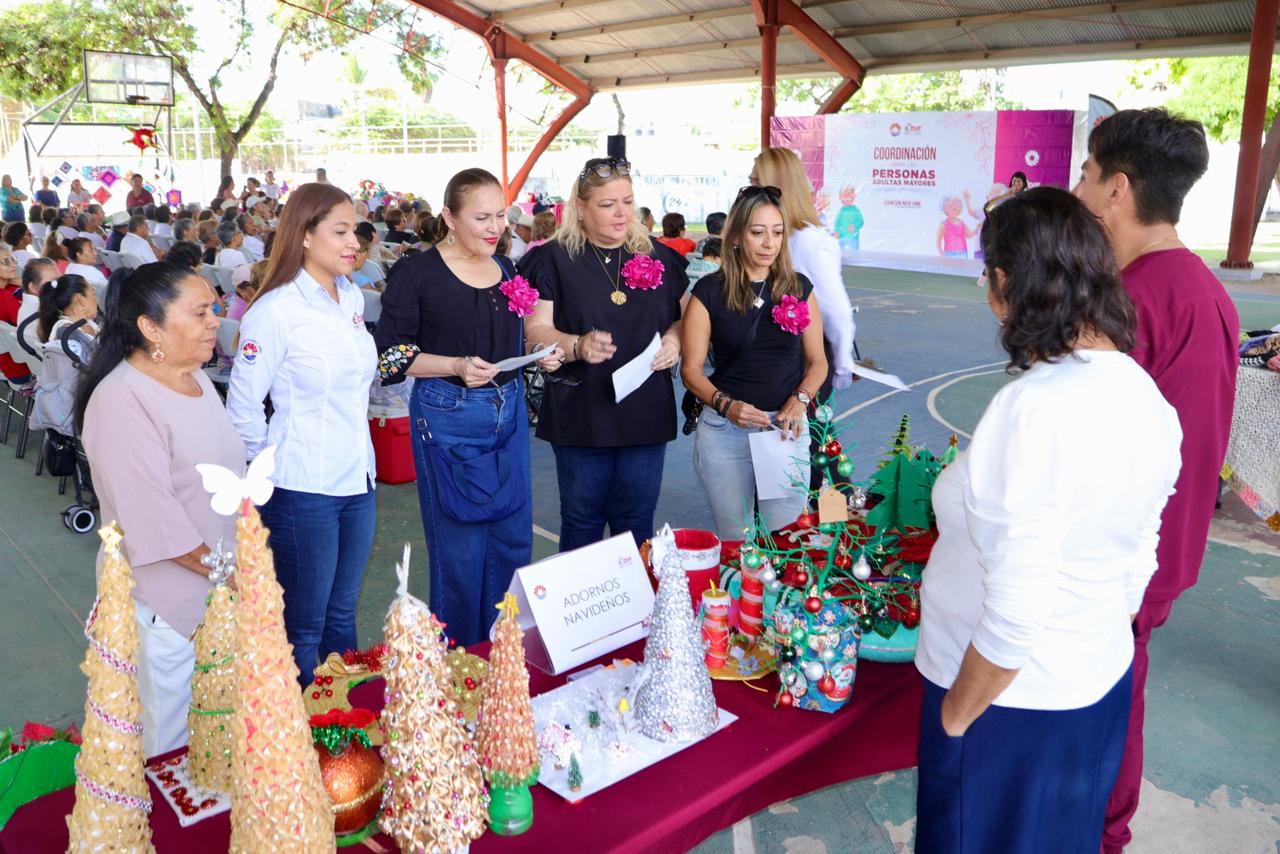 Promueve DIF Benito Juárez evento 'Sabiduría hecha a mano'; se exhiben productos de las personas adultas mayores.