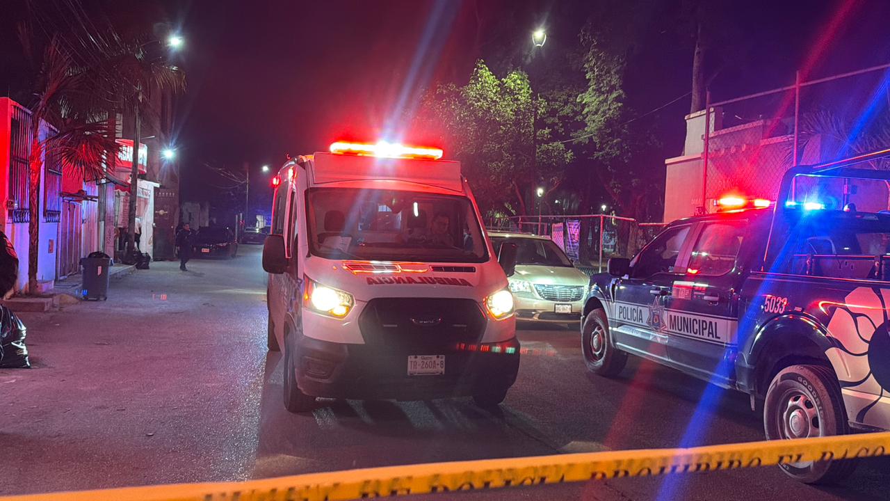 Apunta a narcomenudeo ataque armado contra una mujer en Villas Otoch; a la víctima se le hallaron 30 dosis de sustancias ilícitas.