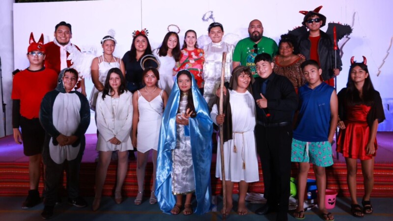 Atenea Gómez Ricalde celebra 'Navidad con los Jóvenes' en Isla Mujeres