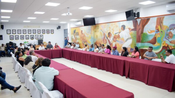 Ayuntamiento sostiene reunión de seguimiento con vecinas y vecinos de diversas colonias