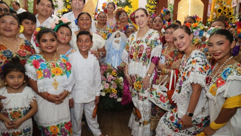 Atenea Gómez Ricalde encabeza la tradicional Vaquería en Honor a la Virgen de la Inmaculada Concepción en Isla Mujeres