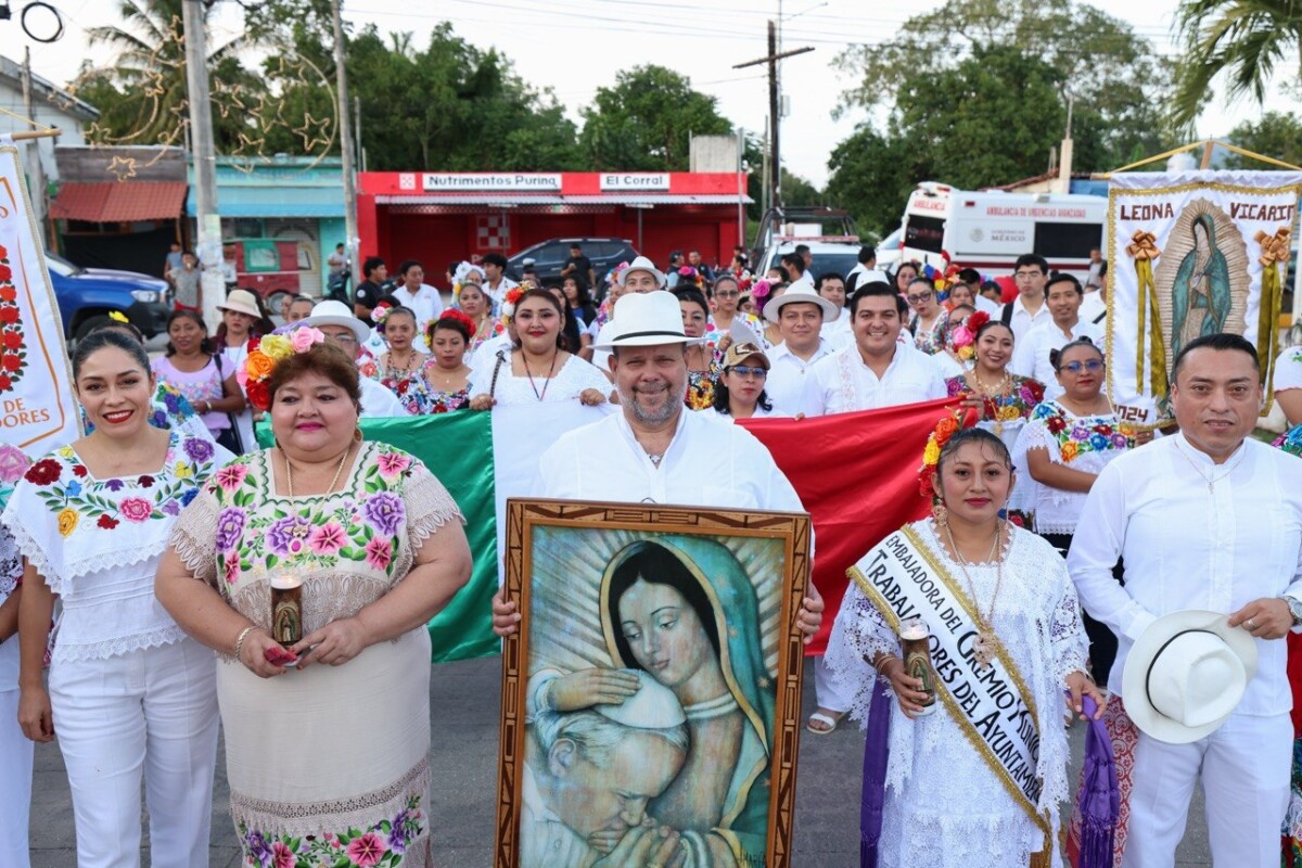 Leona Vicario se viste de color, fe y tradición; José Espinosa Payán, secretario general del Ayuntamiento, encabeza, en representación de la presidenta municipal Blanca Merari Tziu Muñoz, la procesión, misa y vaquería en honor a la Guadalupana.