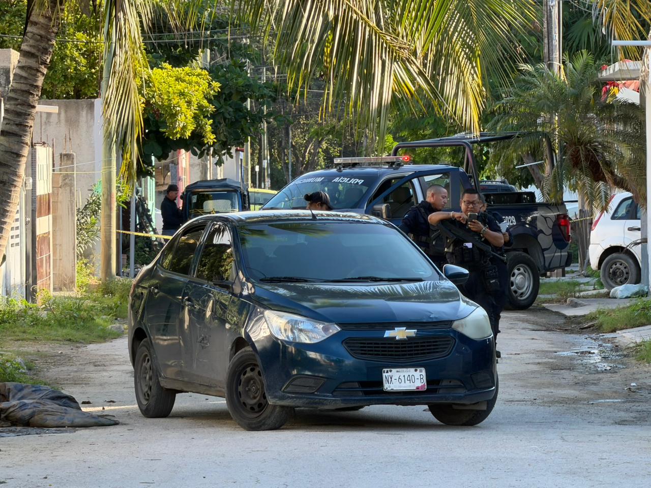 Ataque armado contra policías municipales de Isla Mujeres en Zona Continental; se registró una persecución con intercambio de disparos. Hay un detenido.