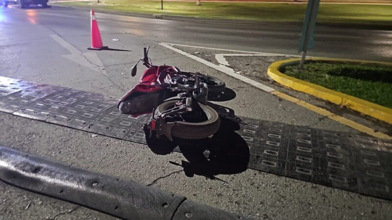 Derrapa motociclista y pierde la vida en la Zona Hotelera de Cancún
