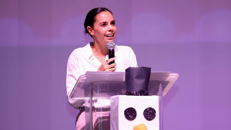 Celebra Ana Paty Peralta festival navideño de las niñas y niños de los CADI y CAI