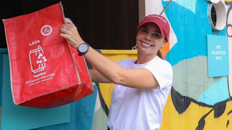 Fomenta Ana Paty Peralta cuidado del medio ambiente con reciclaje