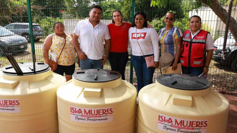 Atenea Gómez Ricalde mantiene cercanía con el pueblo isleño con el programa ATEndiendo a la Gente