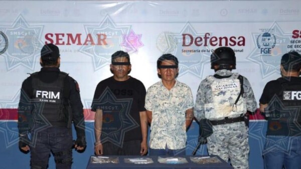 Detienen a dos sujetos por narcomenudeo en la Supermanzana 202 de Cancún