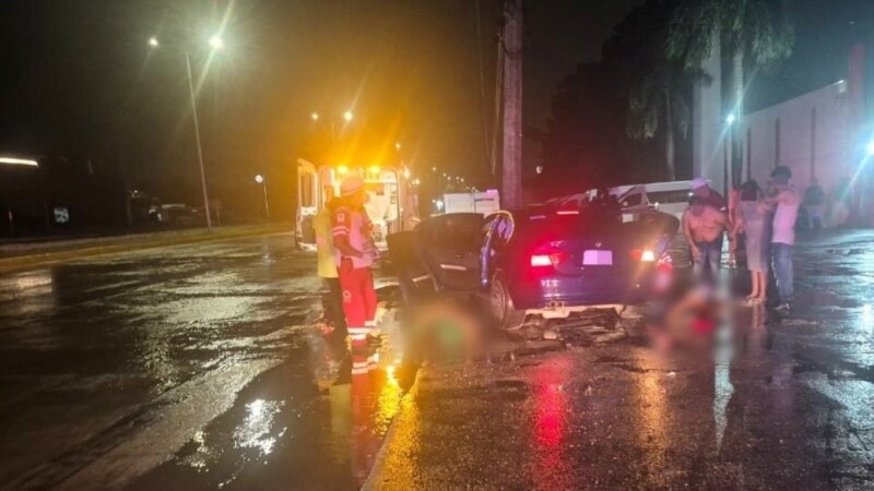 Fatal accidente en el bulevar Colosio de Cancún; fallecen dos jóvenes y  dos quedan graves