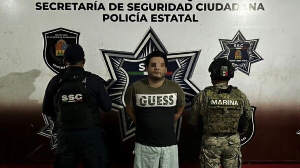 Detienen en Cancún a un hombre conduciendo un vehículo con reporte de robo