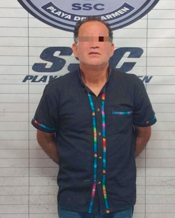 En otro hecho, policías municipales detuvieron a Abraham de Jesús por el delito de desobediencia y resistencia de particulares.