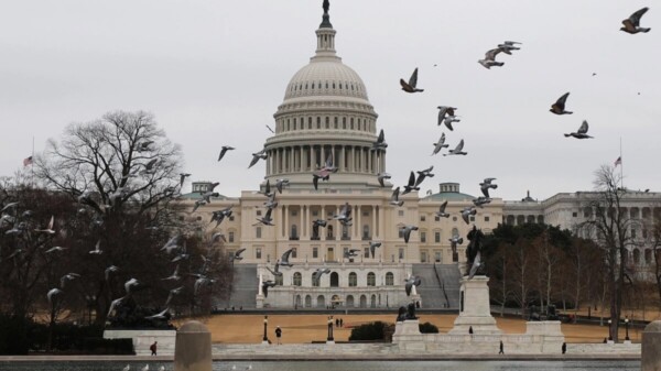 Demócratas de EU impulsan ley para evitar guerra contra México