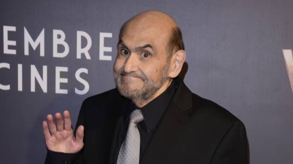 Édgar Vivar desmiente rumores sobre su fallecimiento y asegura estar bien de salud