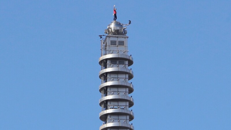 Viral: Escalador estadounidense Alex Honnold llega a la cima del rascacielos Taipéi 101