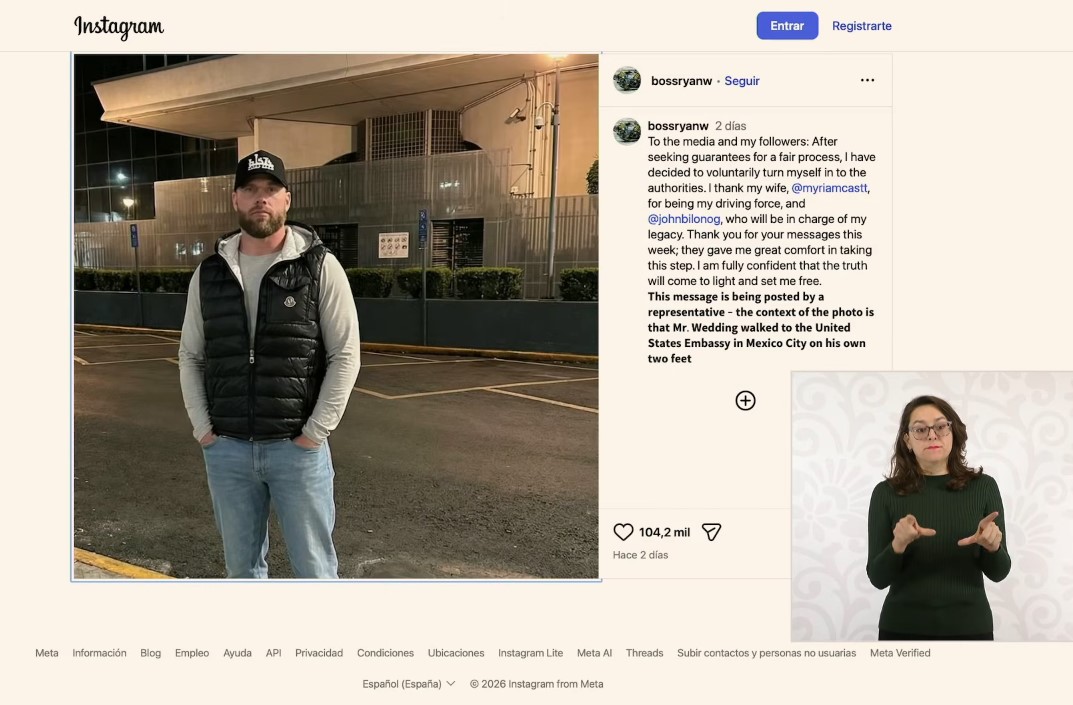 Como prueba de la entrega voluntaria, la presidenta mostró una fotografía publicada por el propio Wedding en redes sociales, en la que aparece frente a la embajada momentos antes de entregarse. 