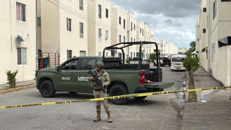 Cateo en Paseos del Mar deriva en la detención de presunto narcomenudista (VIDEO)