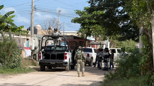 Fiscalía antinarcomenudeo catea domicilio en la colonia La Morena de Cancún (VIDEO)