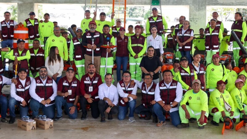 Fortalece Ana Paty Peralta al equipo de Servicios Públicos de Cancún con nuevas herramientas