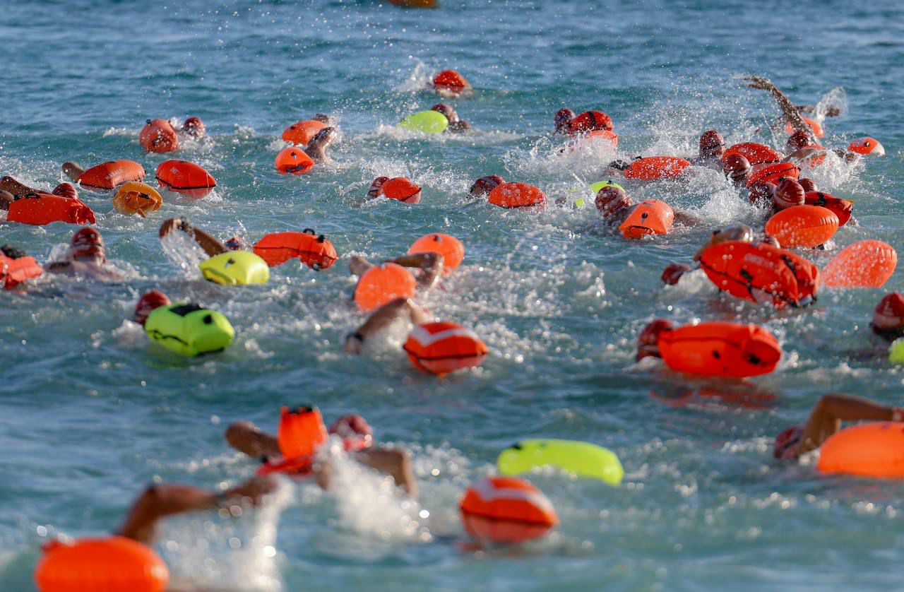 Promueven Ana Paty Peralta y Atenea Gómez Ricalde a la competencia 'El Cruce'; invitan al mundo a cruzar el mar, desafiar límites y vivir una gran experiencia de aguas abiertas. Refuerzan conexión de Cancún e Isla Mujeres con fusión de deporte, naturaleza y destino.