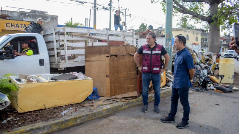 Atiende Ayuntamiento de Cancún reporte ciudadano por basurero clandestino en la Supermanzana 101