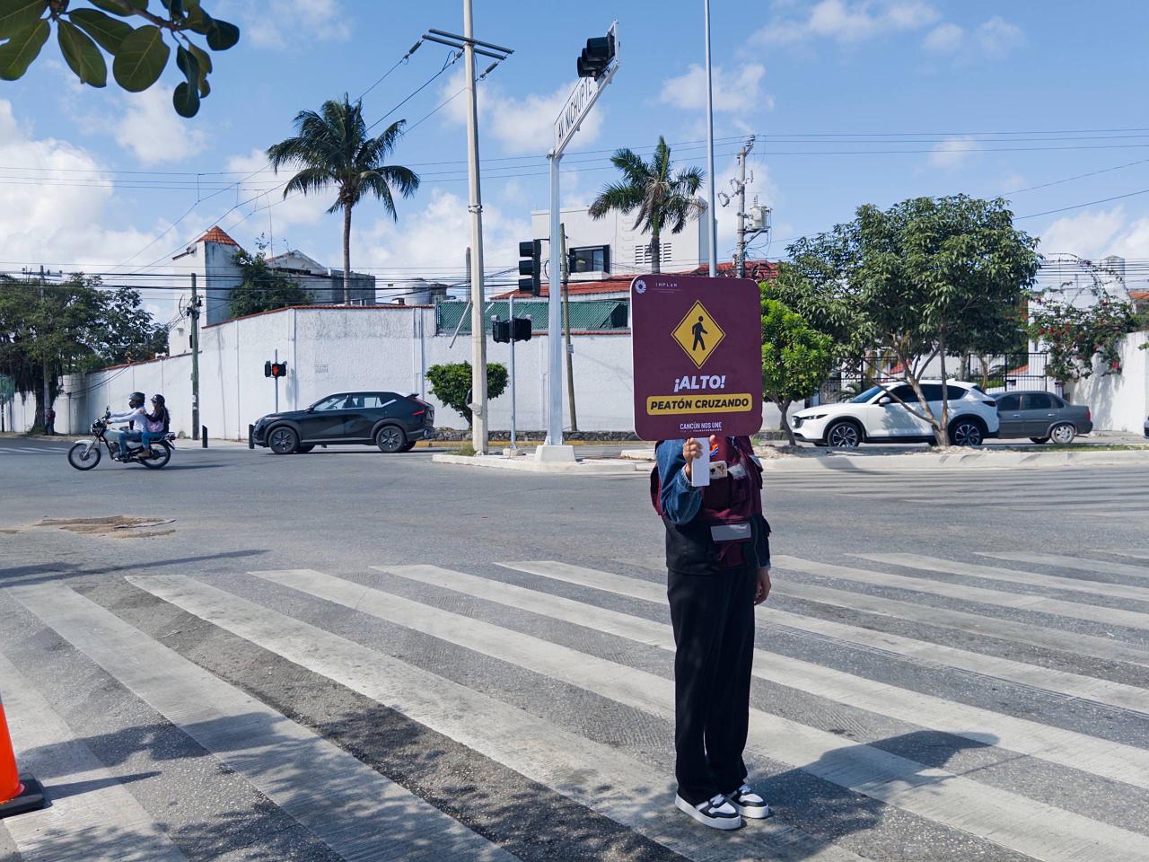 Mantiene Ayuntamiento acciones de cultura vial; para fortalecer una movilidad más ordenada, segura y eficiente en Cancún, así como sensibilizar e informar a la ciudadanía de nueva infraestructura vial.