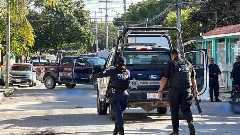Ejecutan a una pareja frente a un domicilio de la Región 103 de Cancún (VIDEO)