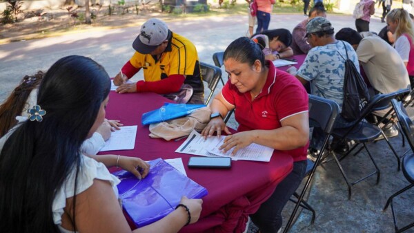 Ofrecen más de 2 mil empleos en primer 'Ven y Empléate Rosa' del 2026