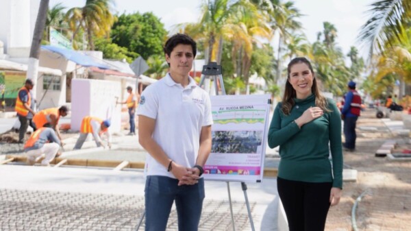 Atenea Gómez Ricalde supervisa avances de la obra integral en el malecón y avenida de la Rueda Medina en Isla Mujeres