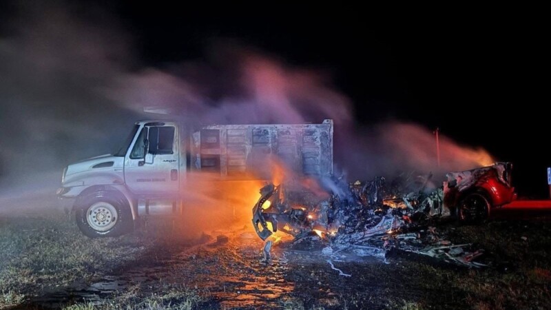 Tragedia en la Mérida-Campeche: Mujer muere calcinada en un choque