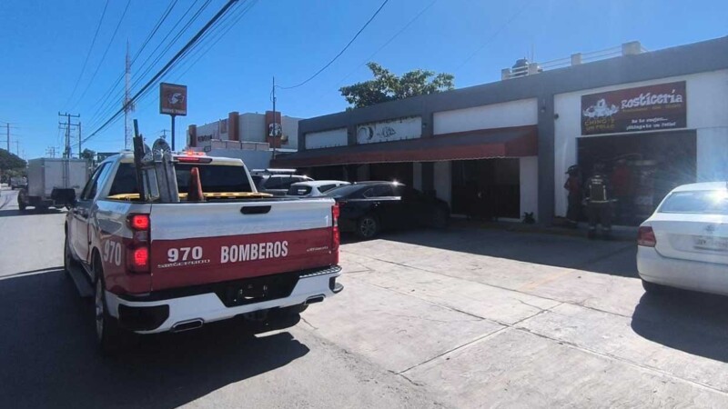Bomberos y protección Civil atienden de manera coordinada flamazo en comercio