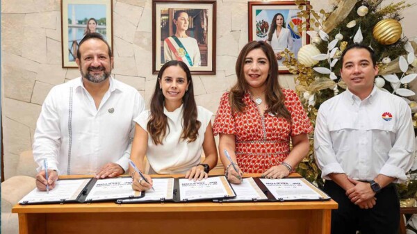 Ana Paty Peralta renueva convenio para centro de autismo DIF-Teletón este 2026
