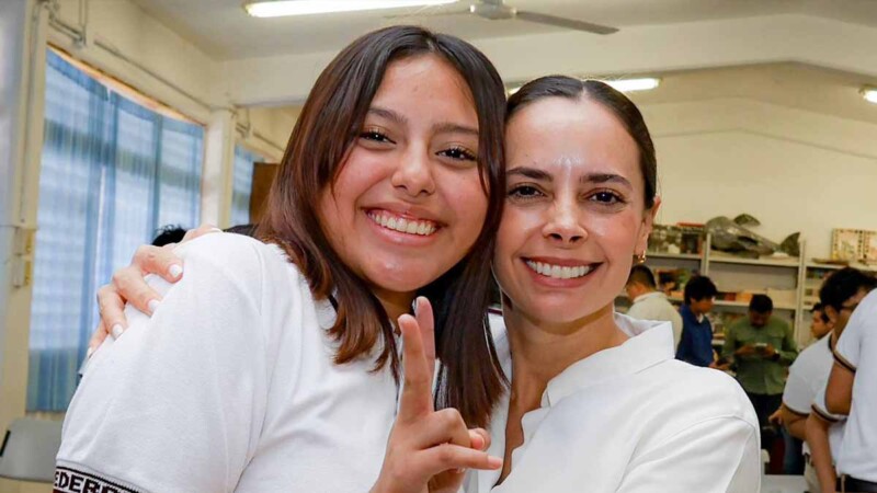 Ana Paty Peralta sensibiliza a estudiantes con experiencias en realidad virtual