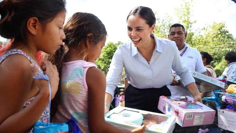 Ana Paty Peralta lleva la magia de los Reyes Magos a niñas y niños cancunenses