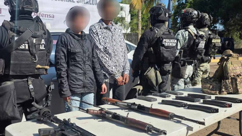Dos detenidos y arsenal asegurado tras despliegues de seguridad en Sinaloa