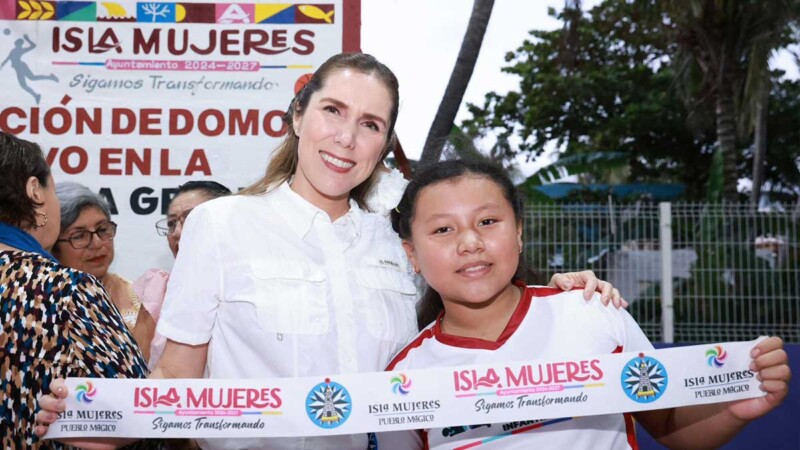 Atenea Gómez Ricalde inaugura otro nuevo Domo Deportivo en Isla Mujeres